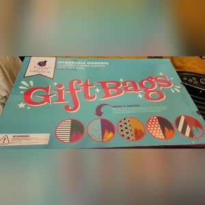 * PURPLE LADYBUG 5 Patterned Gift Bags With Scratch Paper Panel For Custom…